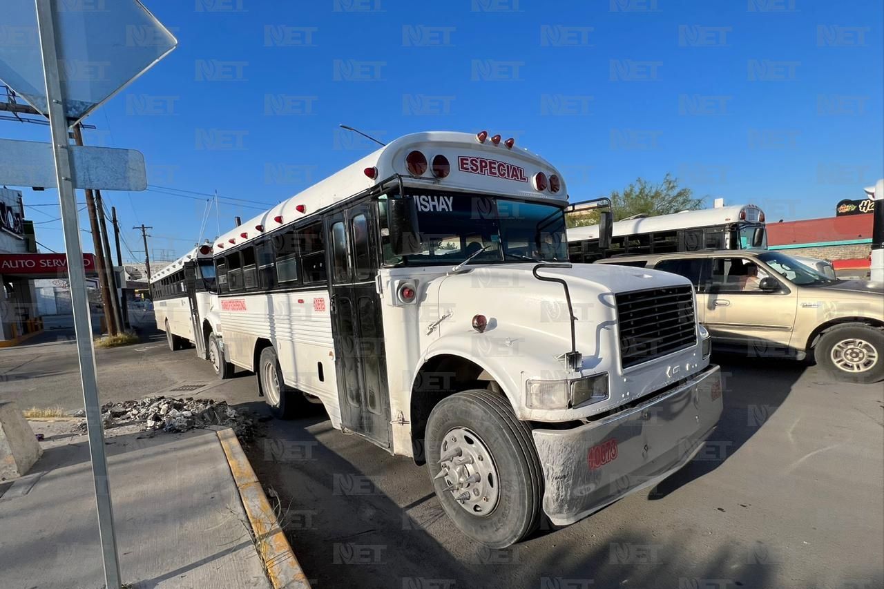 Plaquean 17 camiones para transporte de personal