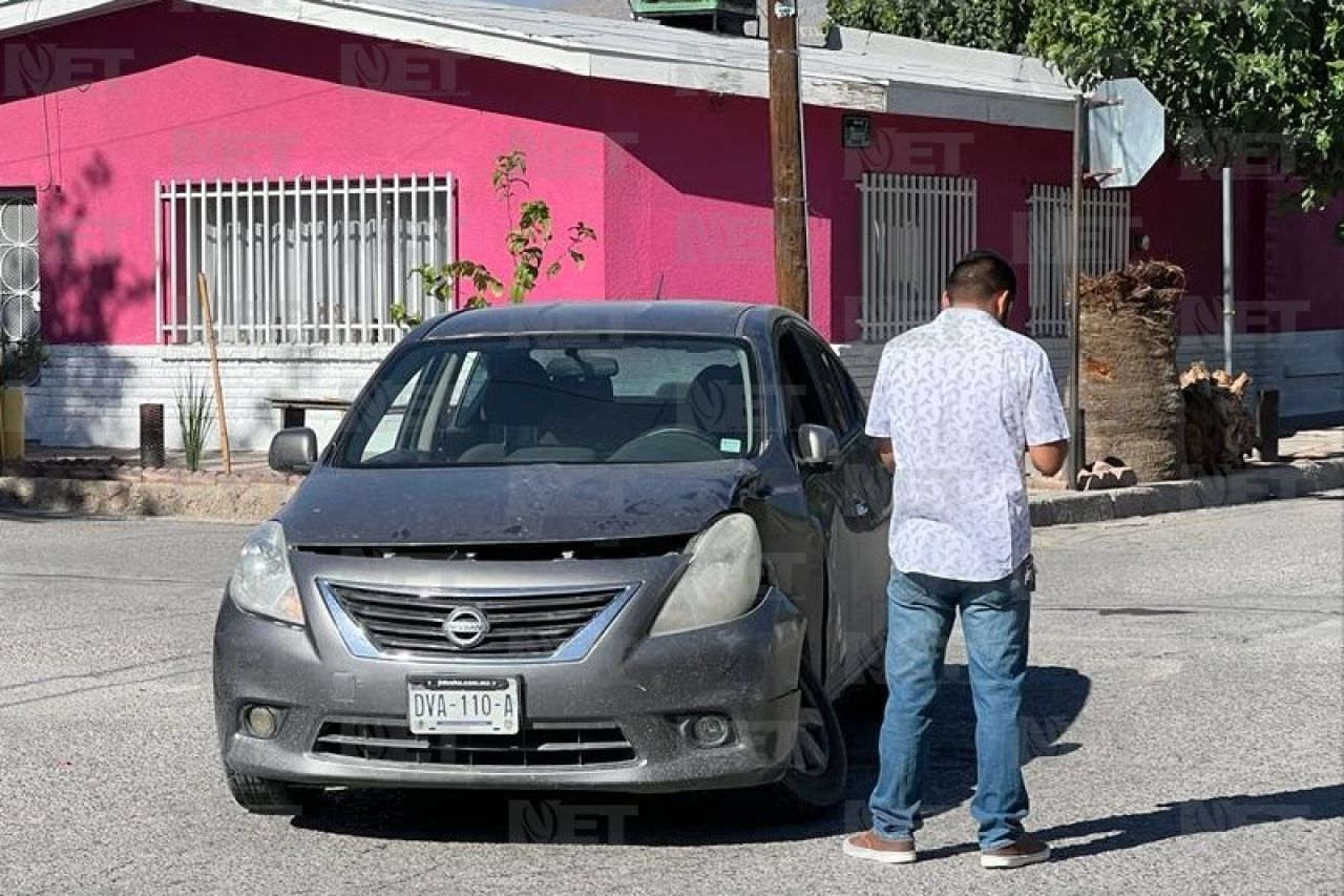 Patrulla se pasa alto y provoca choque