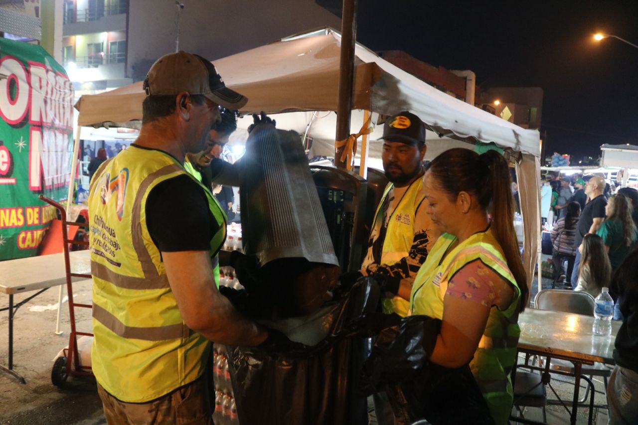 Recogen 15 toneladas de basura tras festejos patrios en Chihuahua