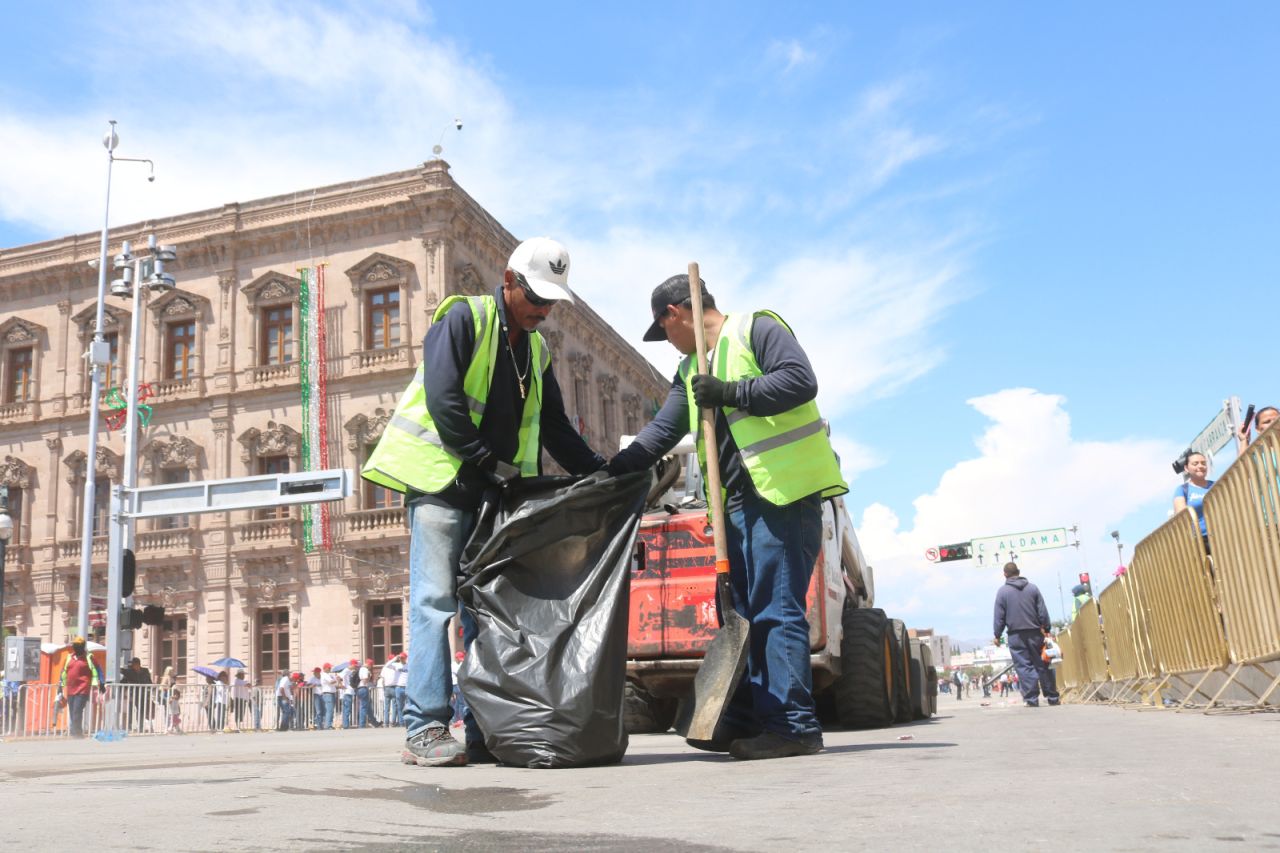 Recogen 15 toneladas de basura tras festejos patrios en Chihuahua