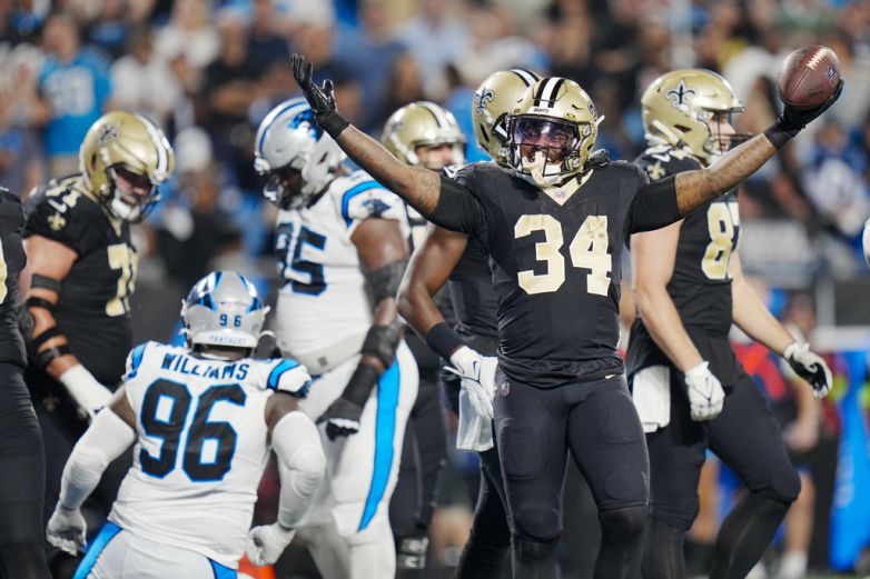 Con dos touchdowns de Tony Jones, Saints vencen a Panthers