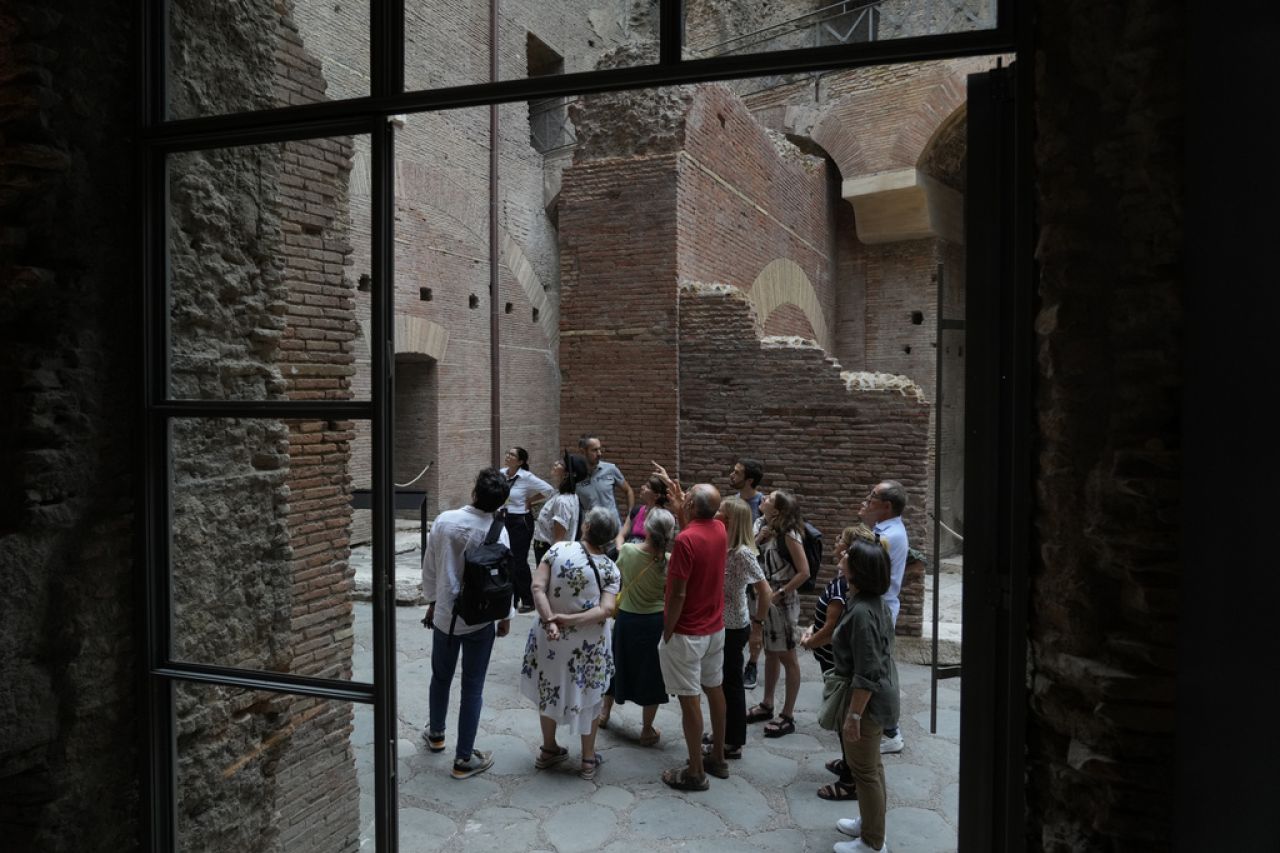 Abren al público palacio de Roma después de 50 años de restauraciones