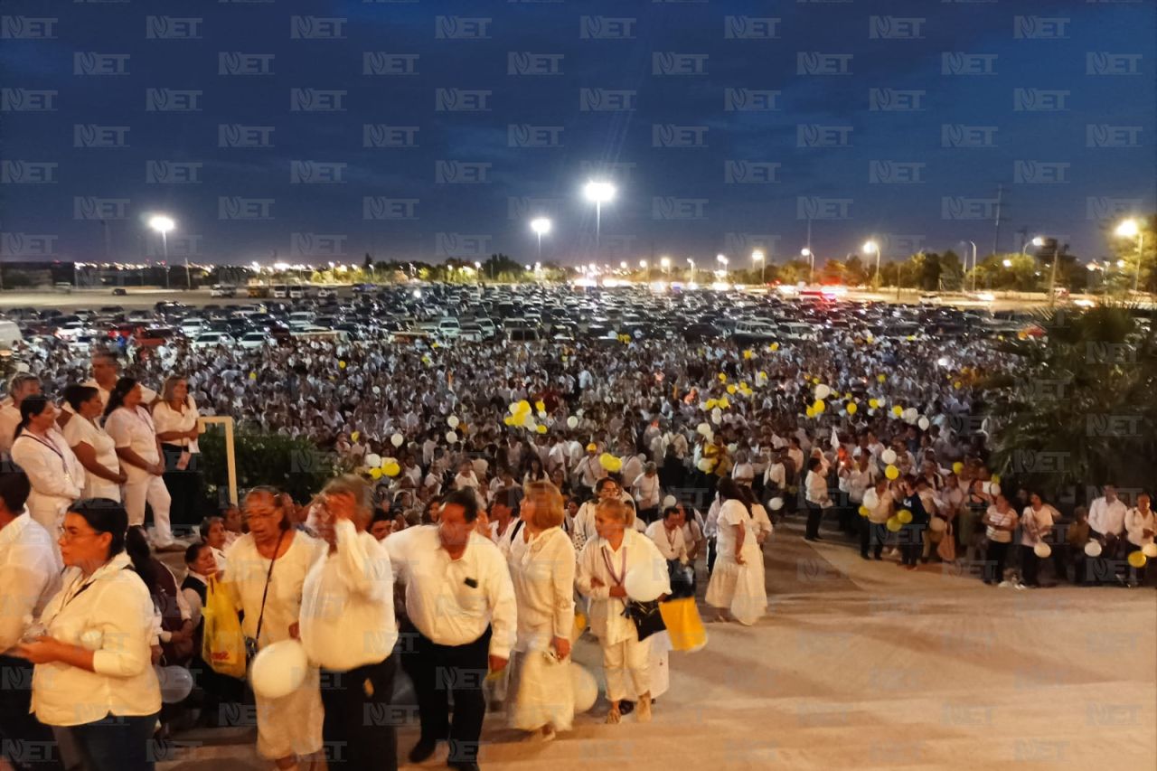Católicos marchan en una procesión de fe a El Punto