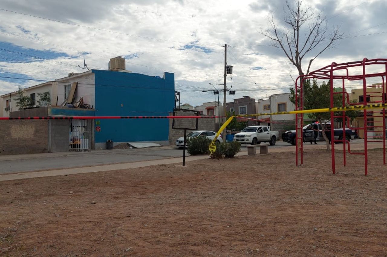 Irrumpen en tienda de abarrotes y matan a mujer