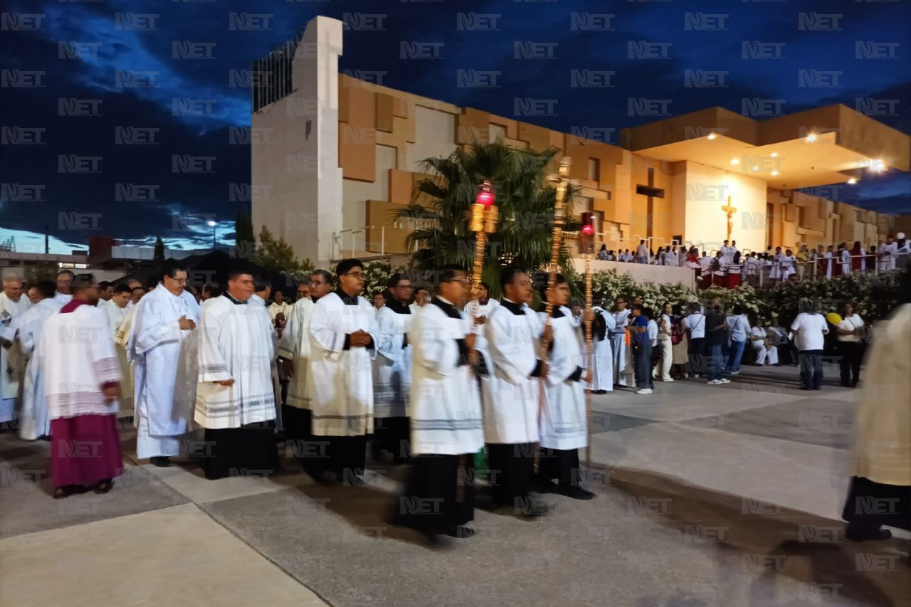 Católicos marchan en una procesión de fe a El Punto
