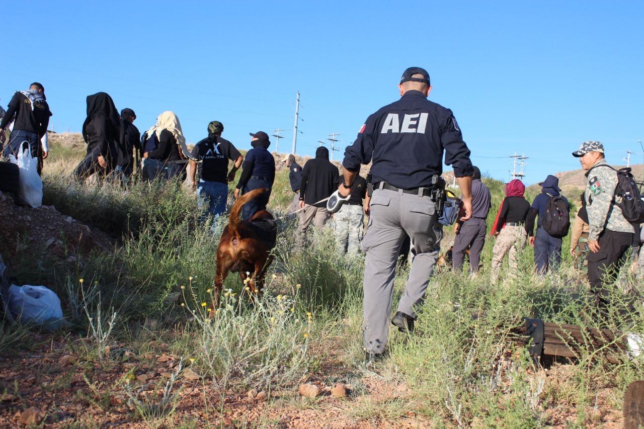 Participan cadetes de la SSPE en práctica de rastreo con la FGE