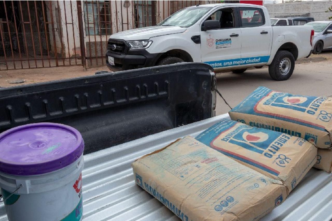 Entregan material de construcción a 150 juarenses