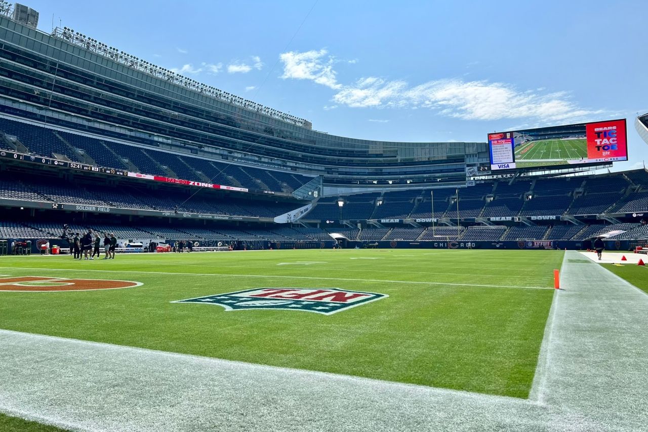 Reporta Soldier Field robo de podadoras y otro equipo por valor de 100 mil dlls