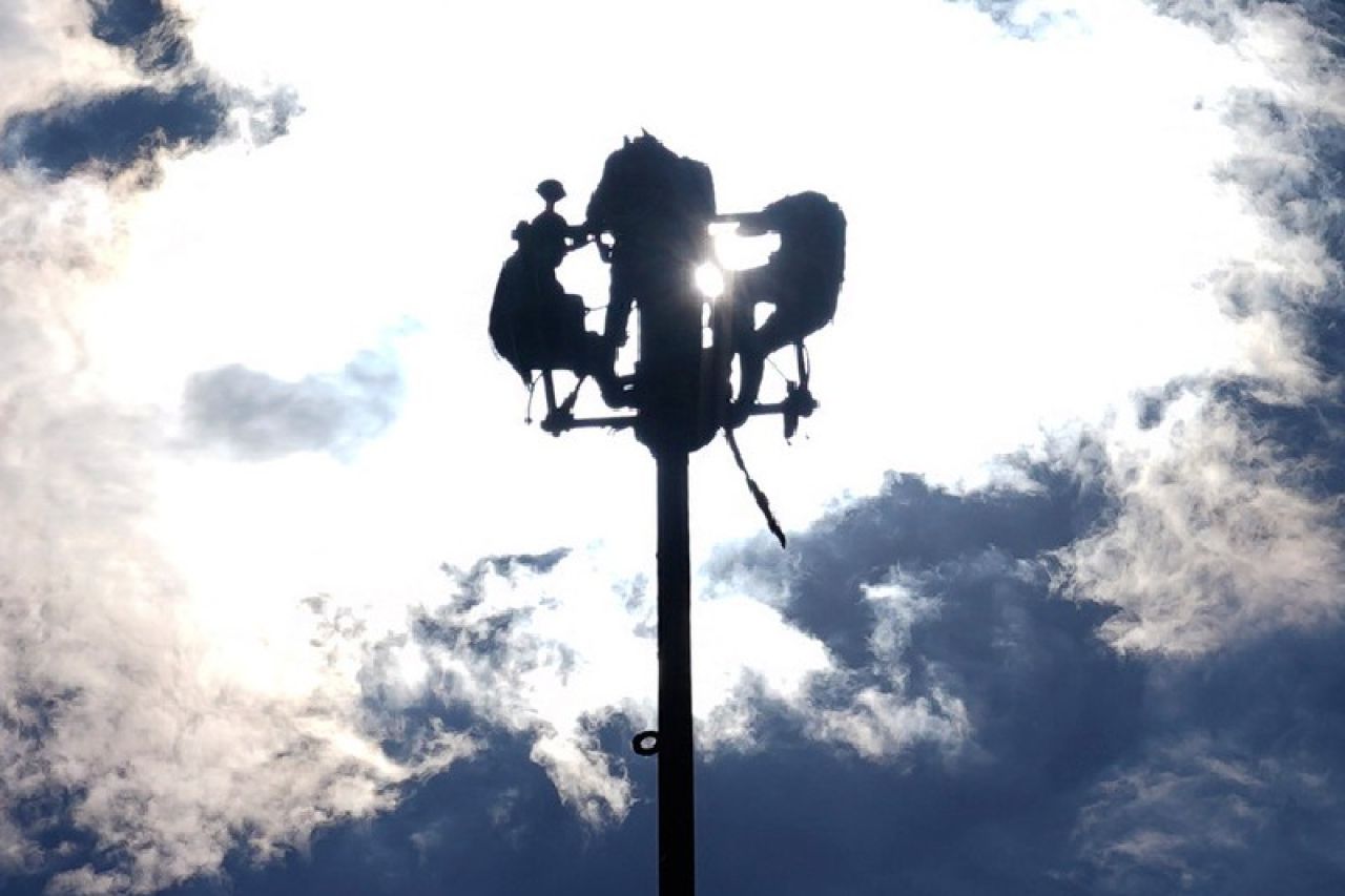 La 'Danza de los Voladores', tradición que conquistan cada vez más mexicanas