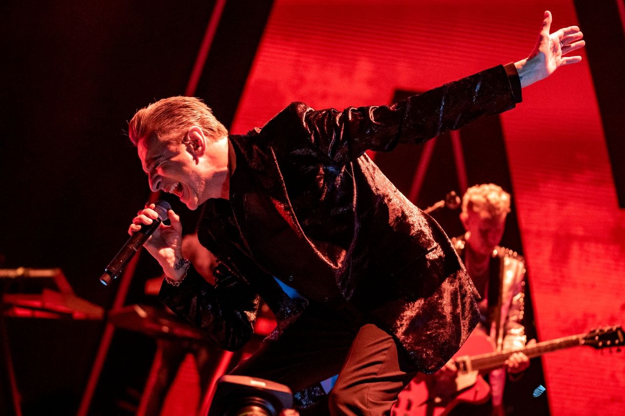 Con música, Depeche Mode recuerda a Andy Fletcher en el Foro Sol