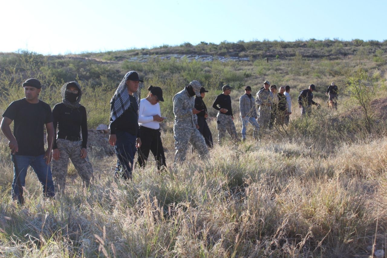 Participan cadetes de la SSPE en práctica de rastreo con la FGE