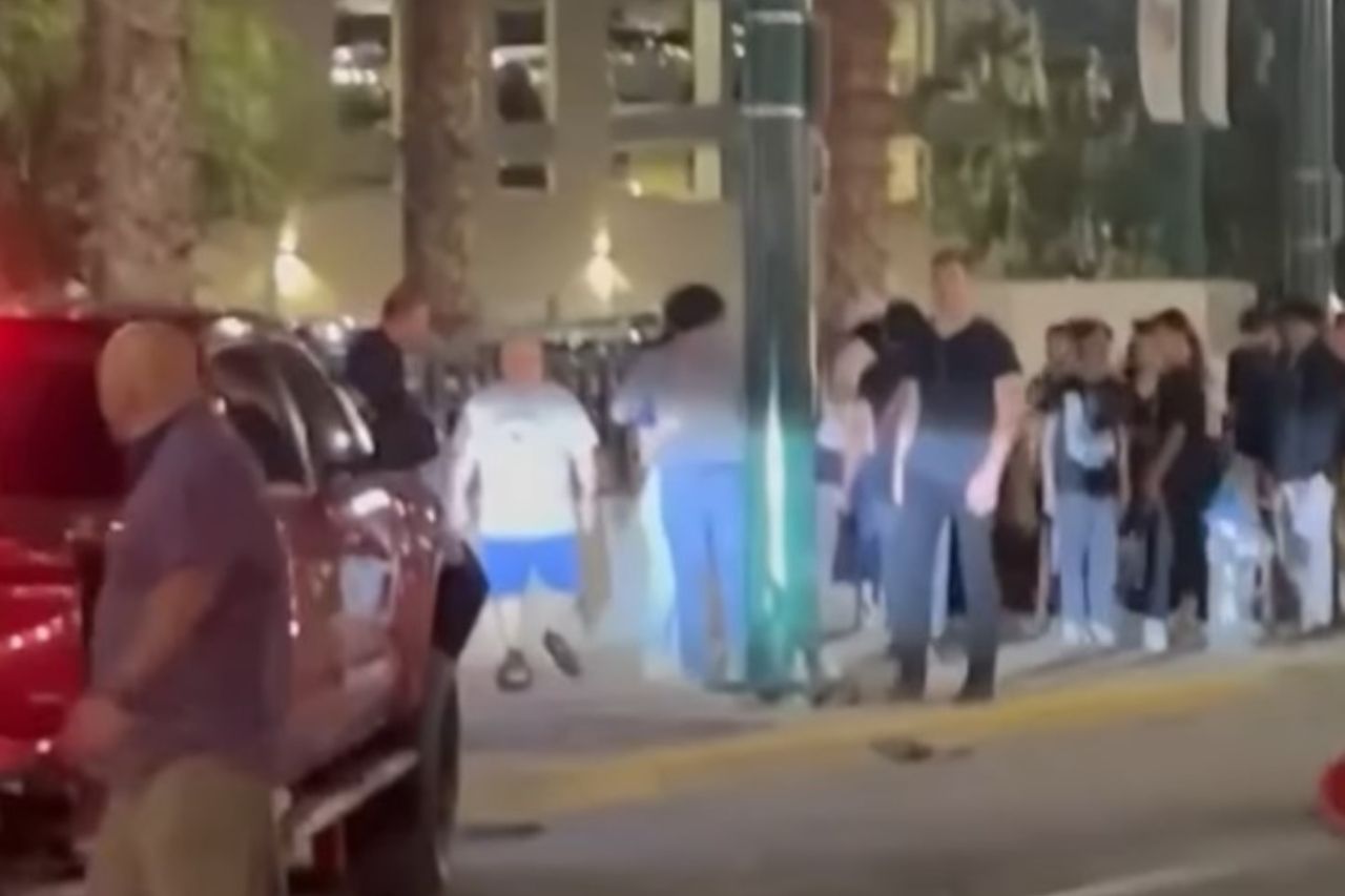 Conductor arrolla a dos personas en El Paso