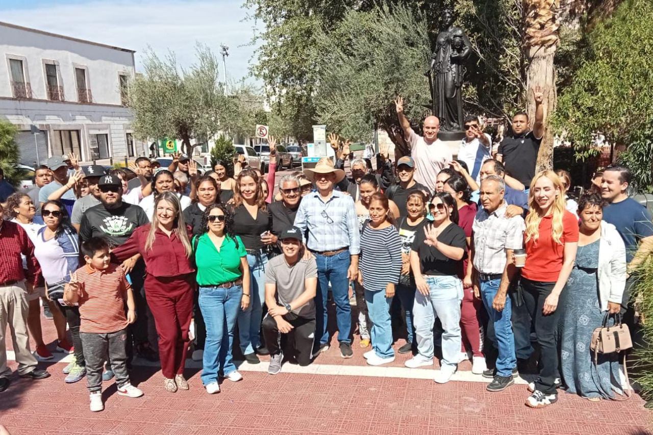 Llevan a CDMX solicitudes para que se repartan libros de texto