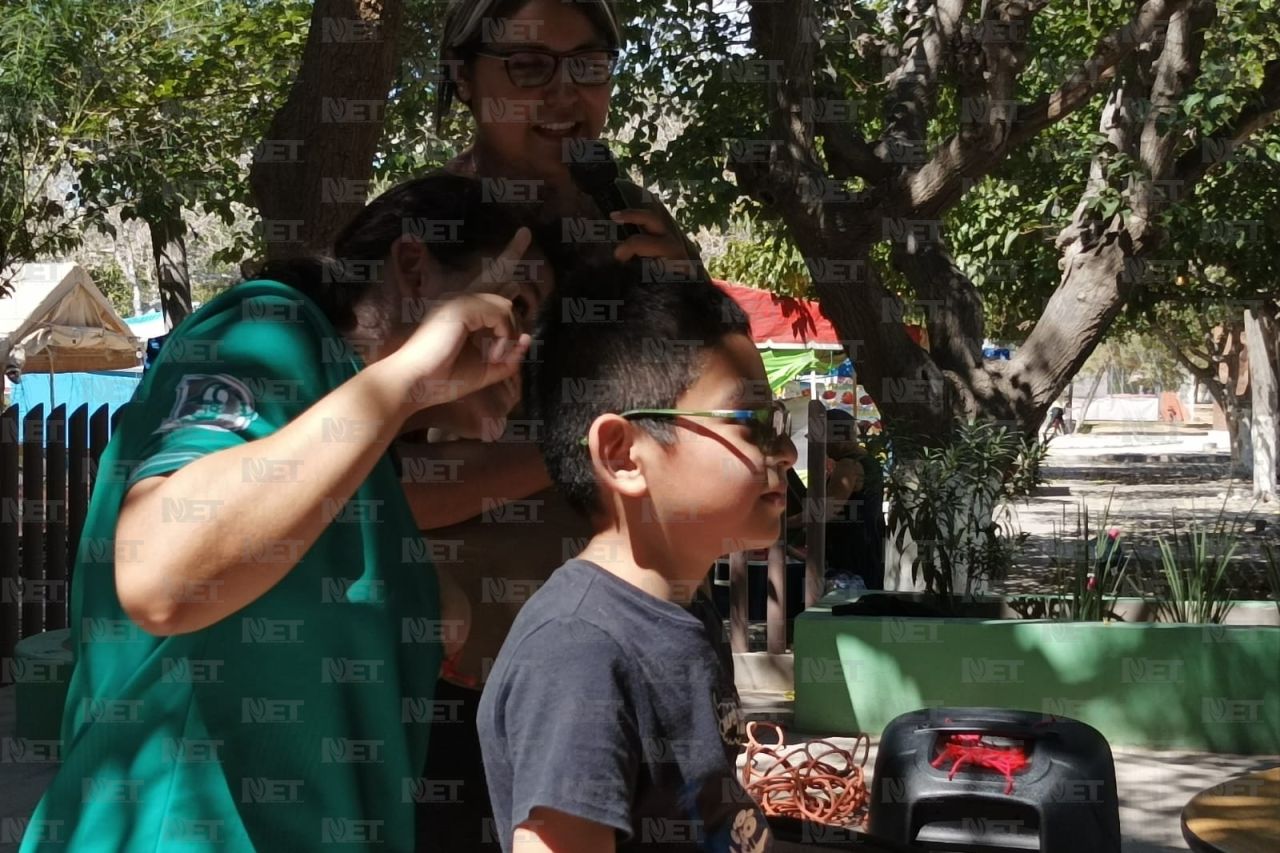 Participan familias en rally del Parque Central