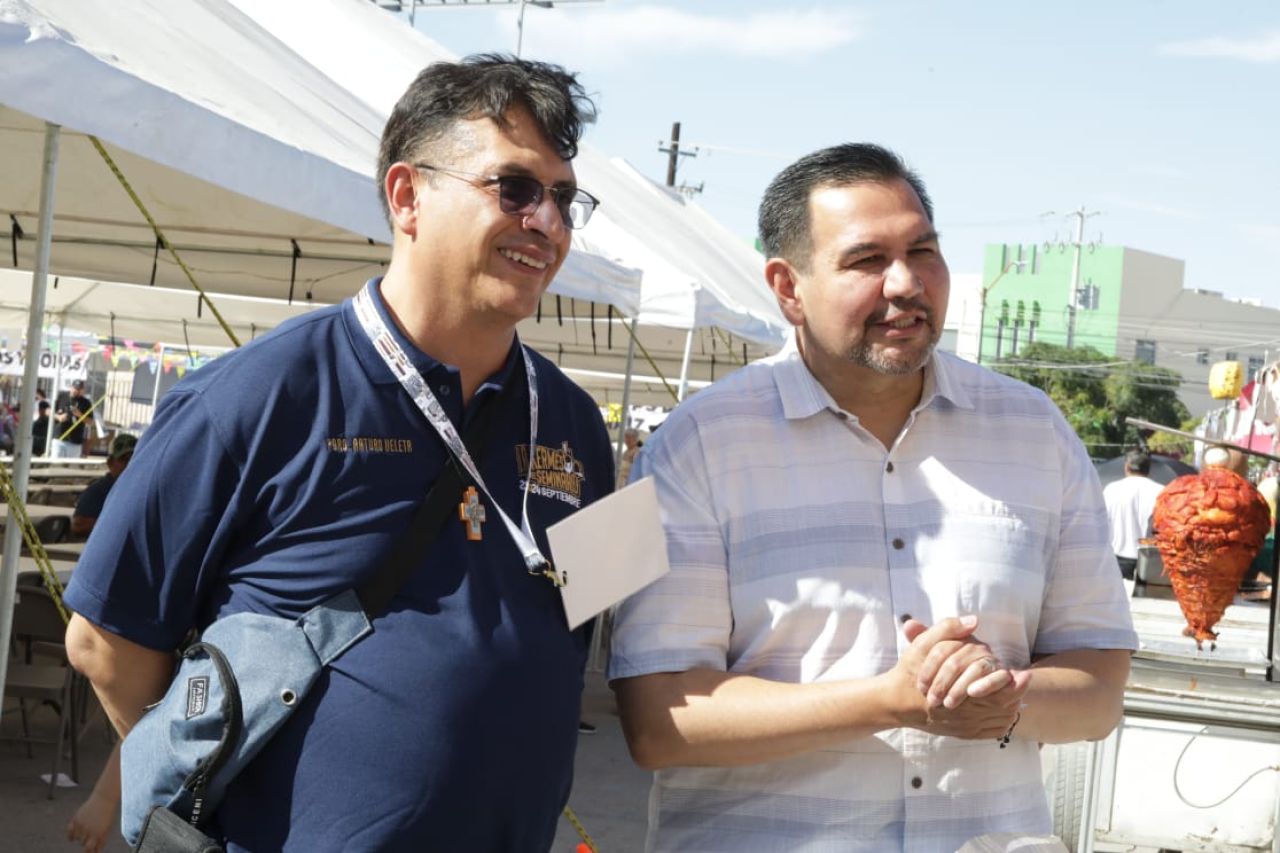 Acude alcalde a kermés del Seminario; invita a los juarenses