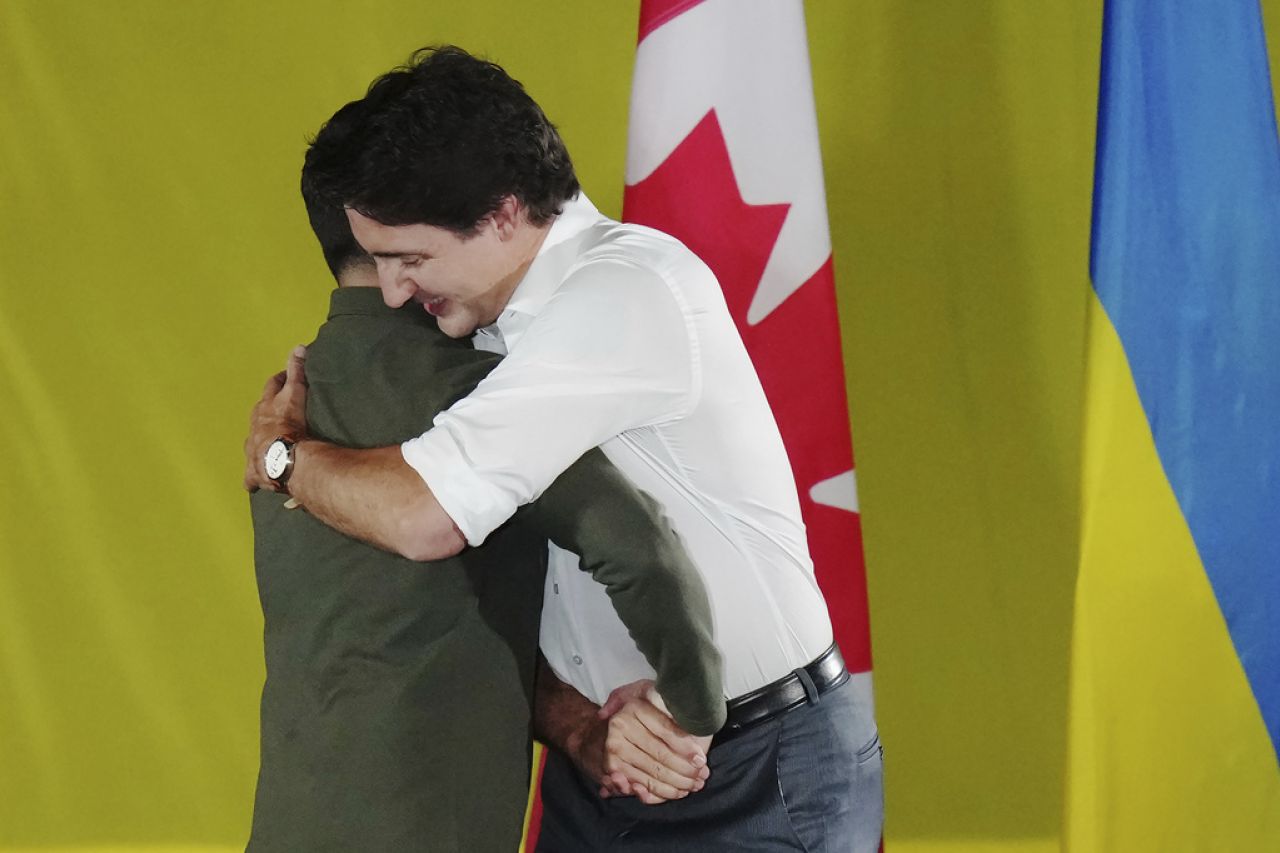 Trudeau promete apoyo de Canadá a Ucrania y sanciones a Rusia