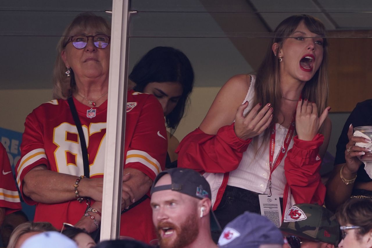 Causa furor Taylor Swift en juego de Kansas City
