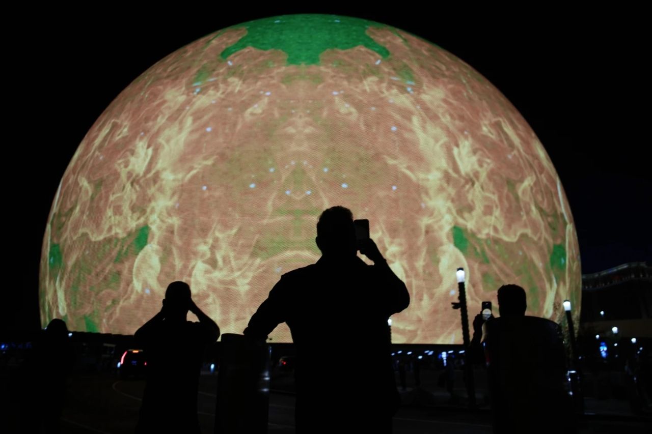 Utiliza U2 imágenes impresionantes para abrir el Sphere en Las Vegas