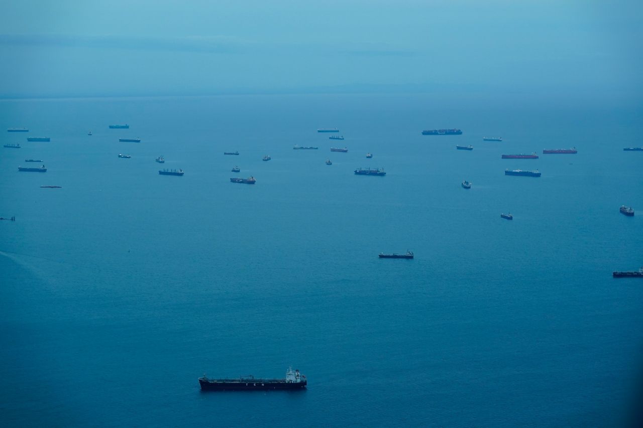 Canal de Panamá reducirá los tránsitos diarios a 31 barcos en noviembre