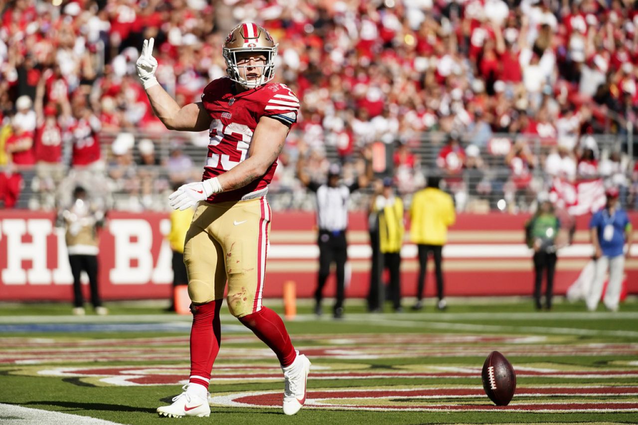 49ers superan a Cardinals y mantienen invicto
