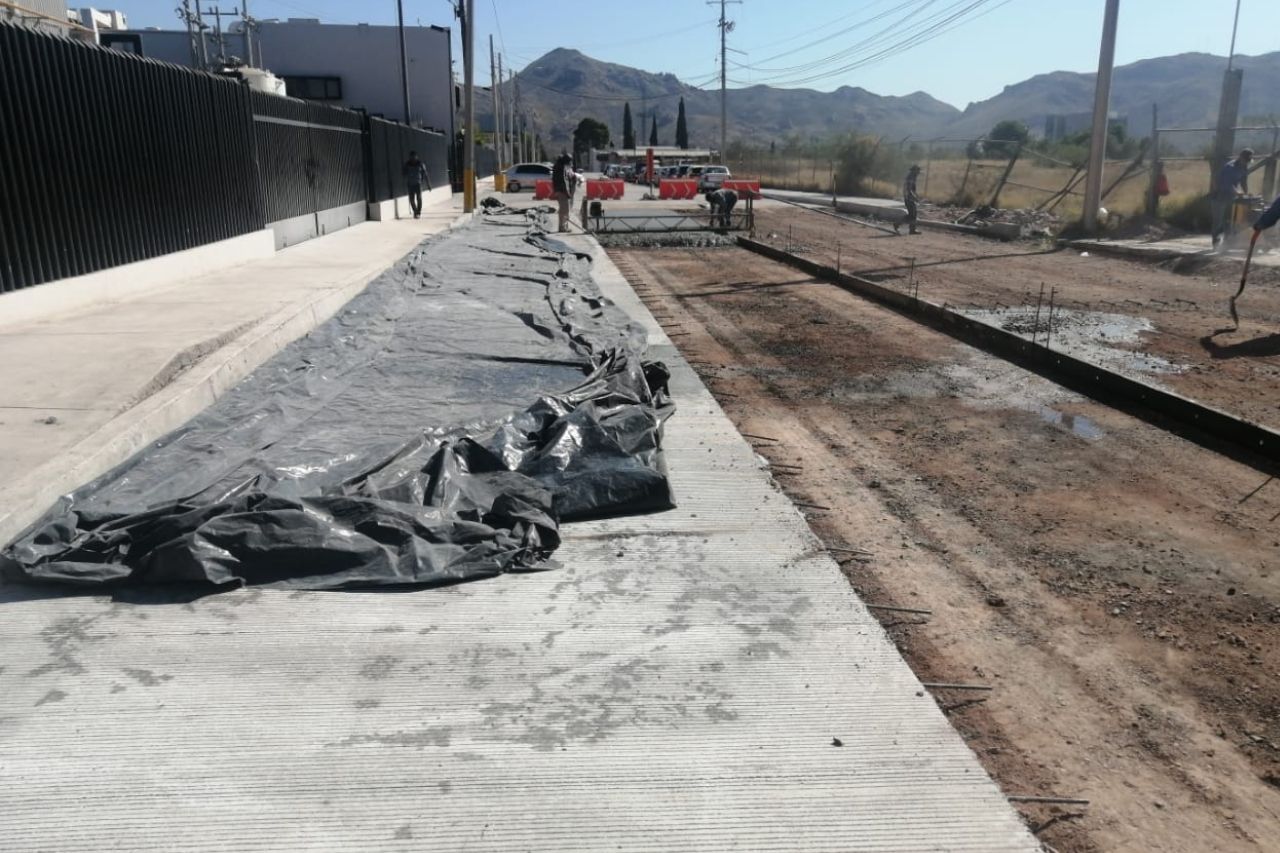 Avanza al 60% rehabilitación de calle Sicomoro en Chihuahua