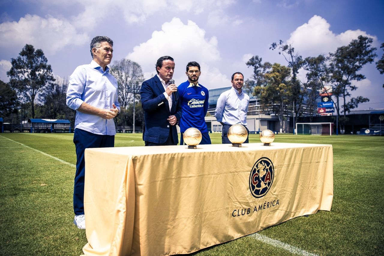 Da Liga MX 3 balones de oro a Henry Martín