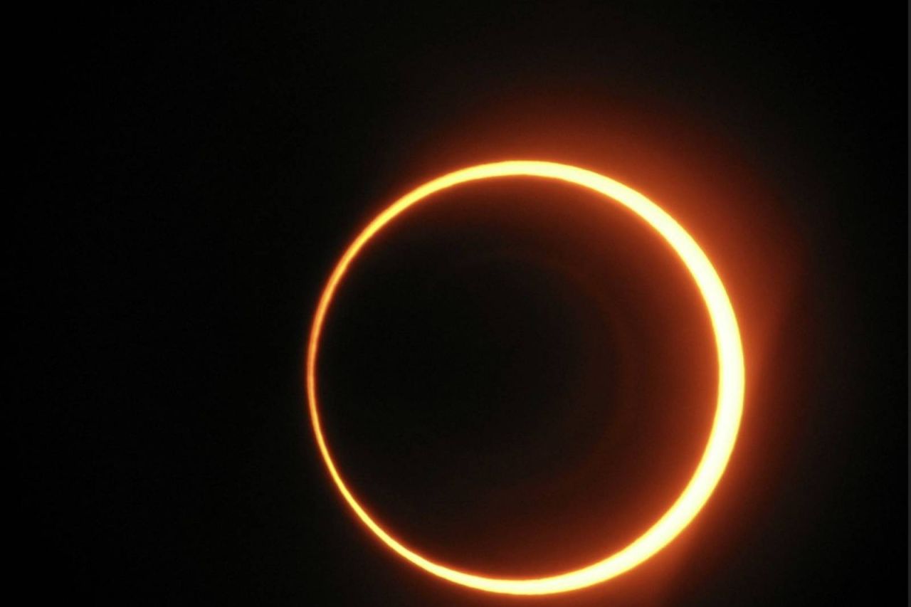 Oscuridad engañosa; ¿por qué no se debe ver el sol durante un eclipse?