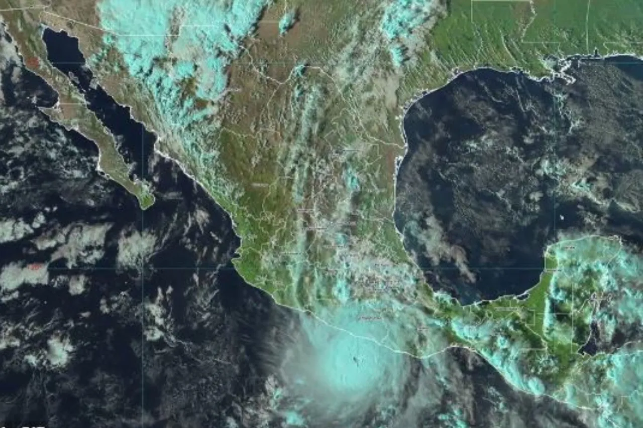 Huracán Aletta se aproxima a México