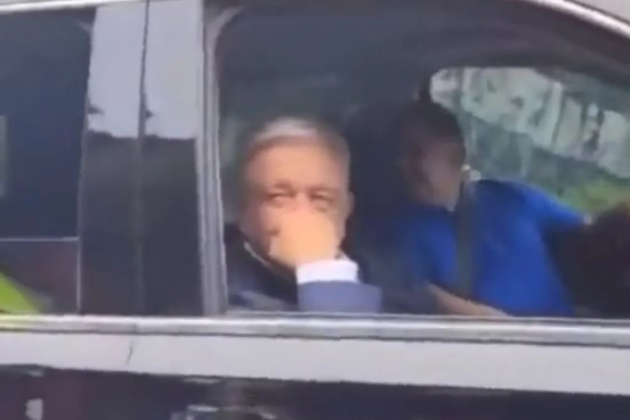 Video: AMLO Se Queda Varado En Su Camino A Acapulco