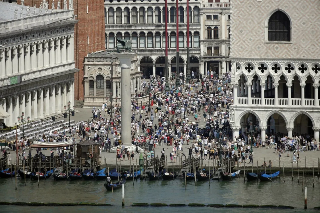 Venecia impone cuota a turistas de 10 euros por visitar la ciudad