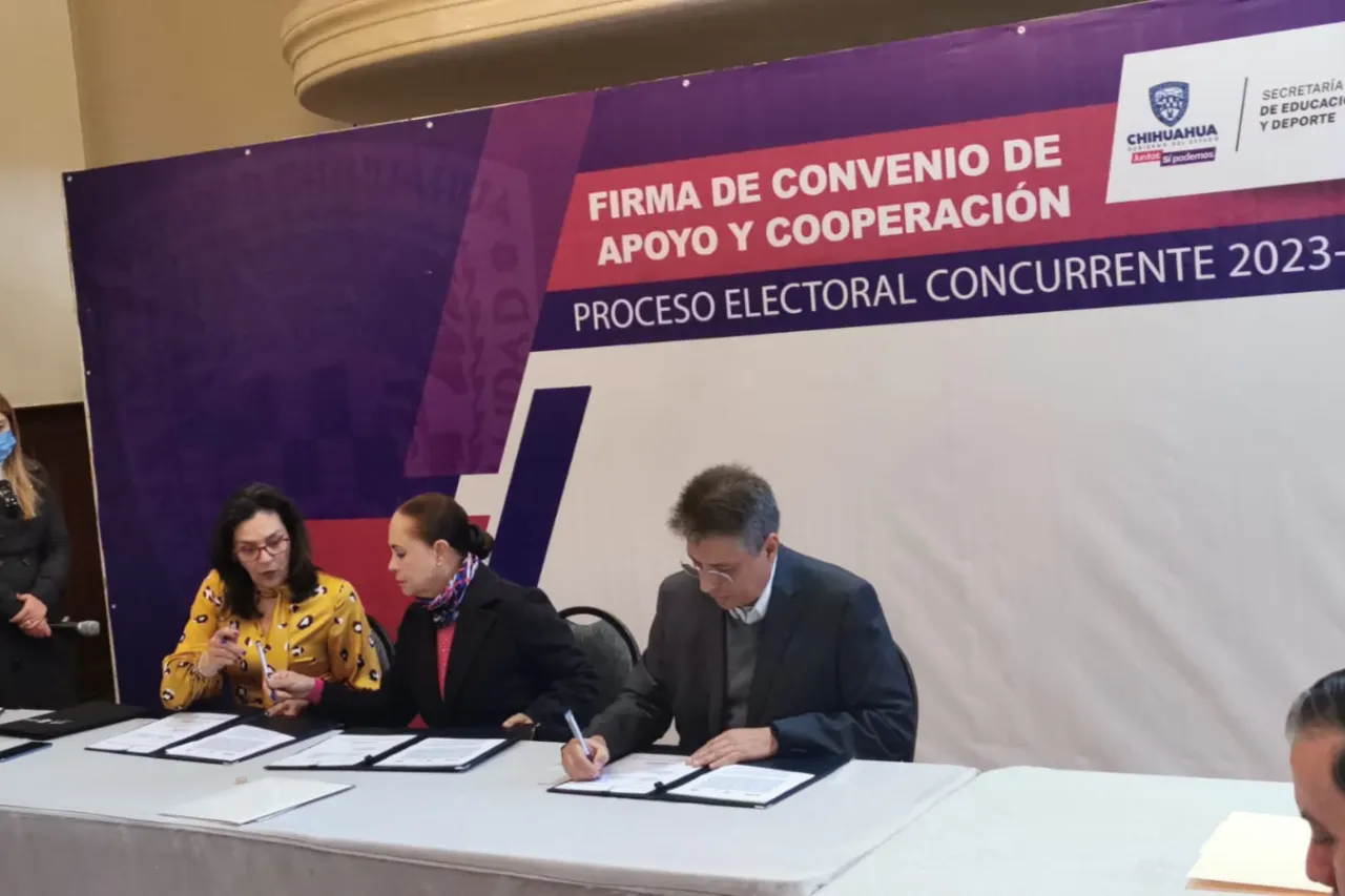 Firman IEE y Educación convenio para las elecciones
