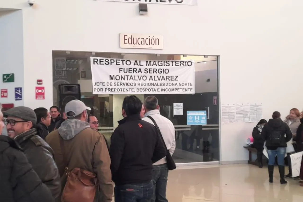 Toman maestros oficinas de la Seech en Pueblito Mexicano