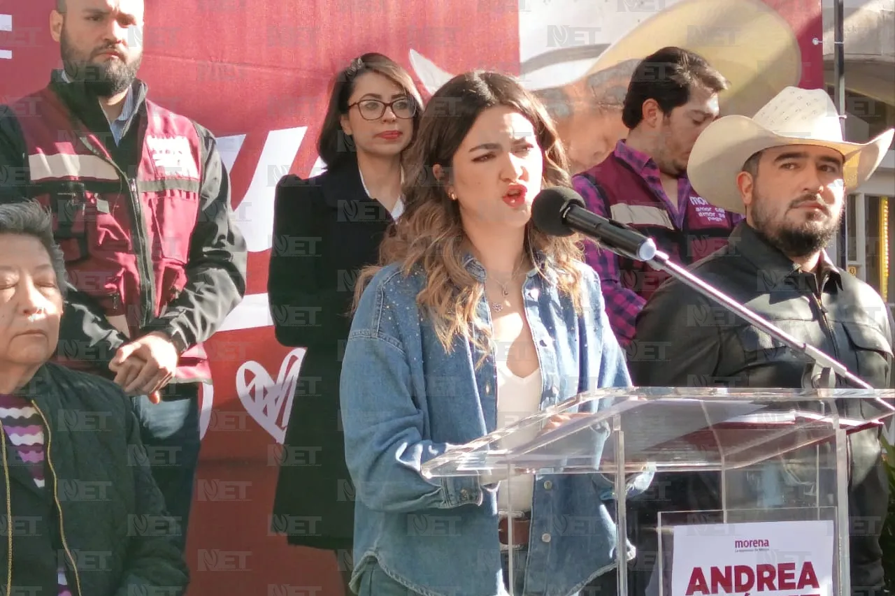 Presenta Andrea Chávez a su equipo de campaña