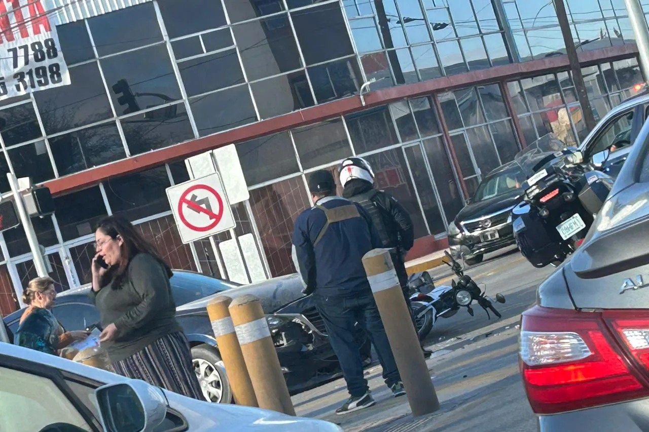 Motociclista queda lesionado tras choque en la 16 de Septiembre