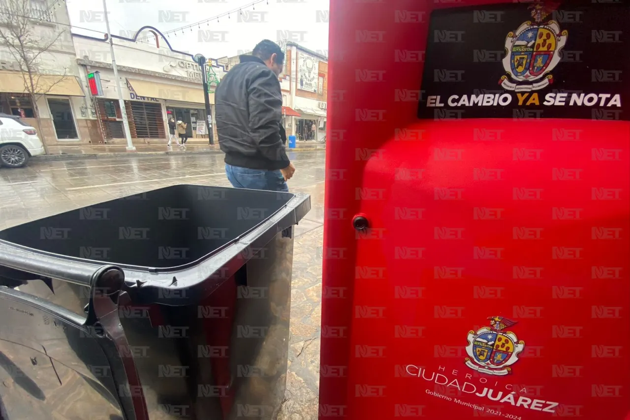 Instalan nuevos contenedores de basura en la Zona Centro de Juárez