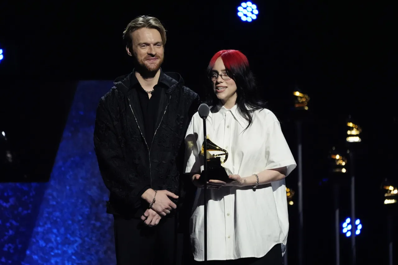 SZA, Phoebe Bridgers y 'Barbie' ganan primeros Grammy