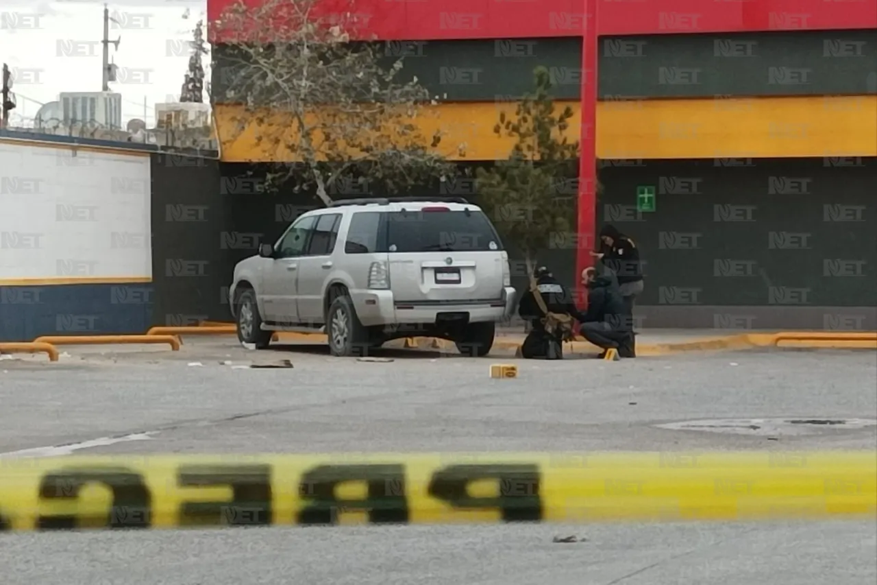 Asesinan a mujer afuera de un Oxxo en Ciudad Juárez