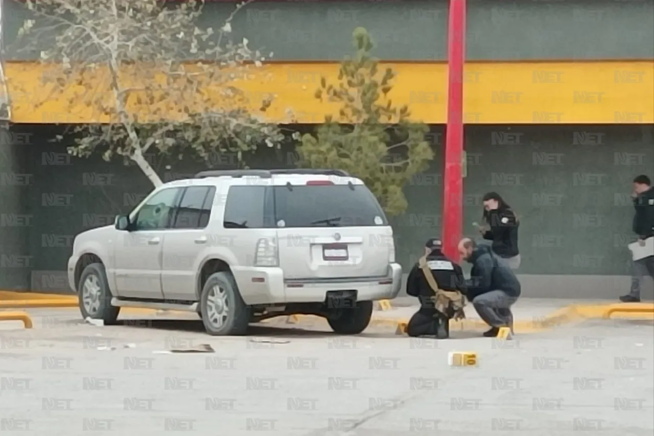 Asesinan a mujer afuera de un Oxxo en Ciudad Juárez