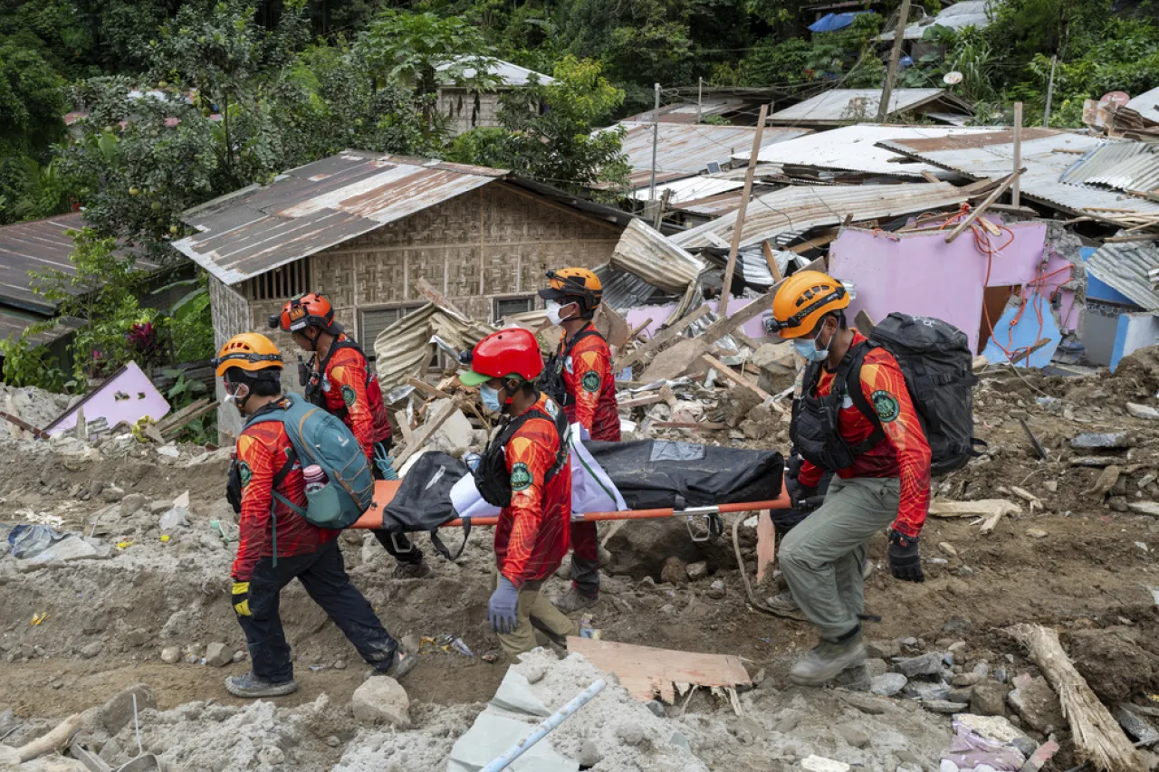 Muertes por deslizamiento en Filipinas ascienden a 11