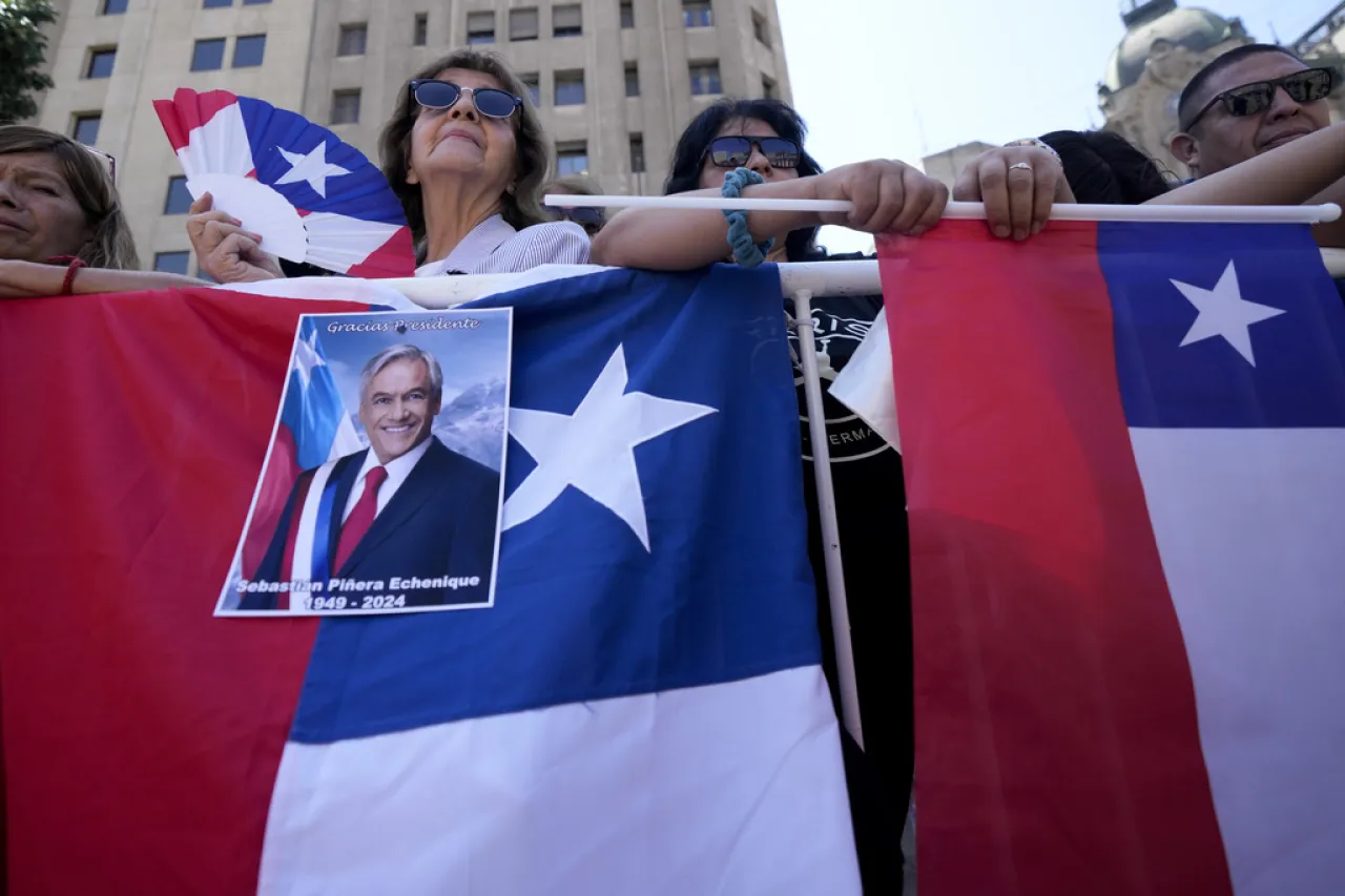 Rescatan helicóptero del expresidente Piñera en Chile