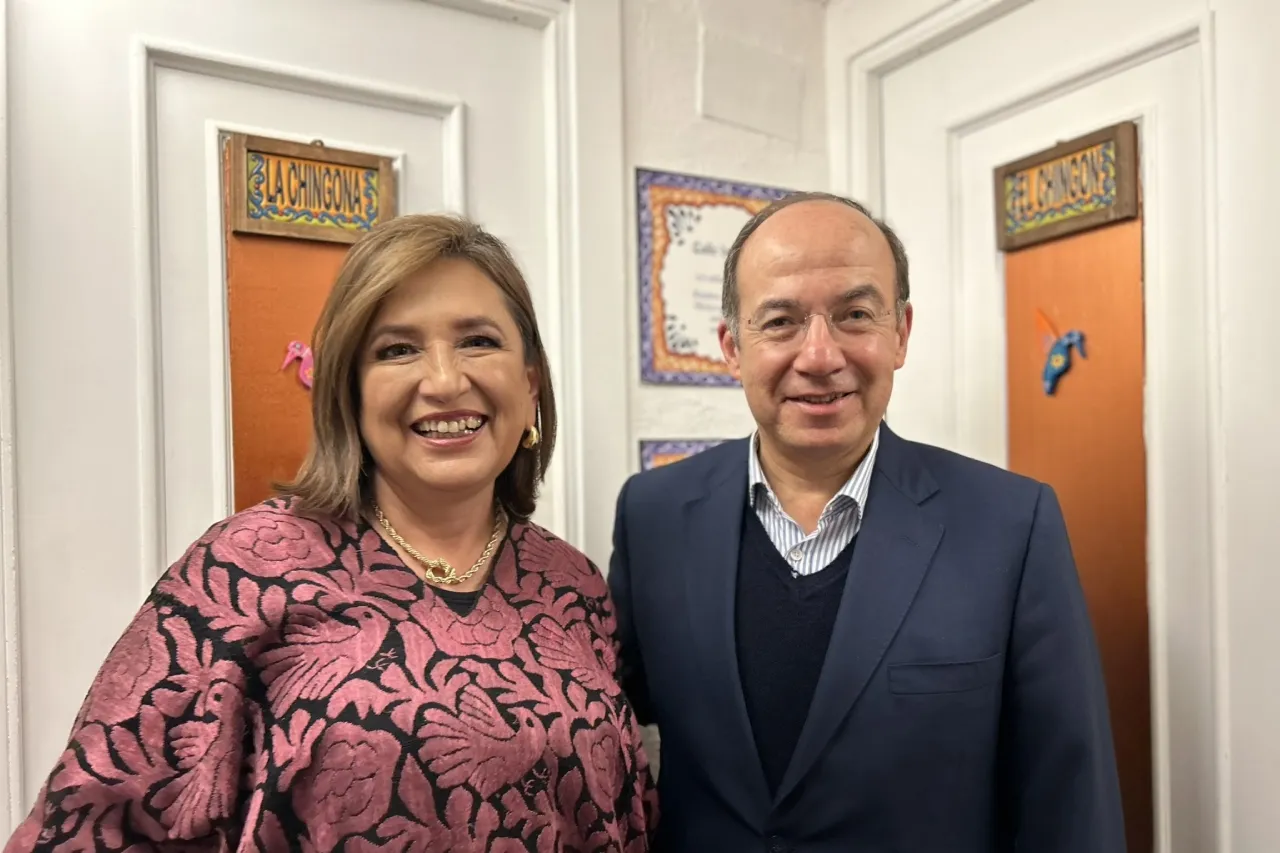 Xóchitl Gálvez inicia gira en España y se reúne con Felipe Calderón