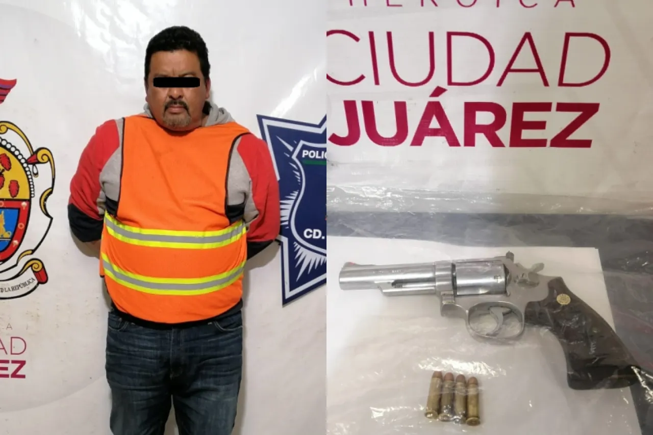Policía detiene a hombre armado con un revólver en Juárez