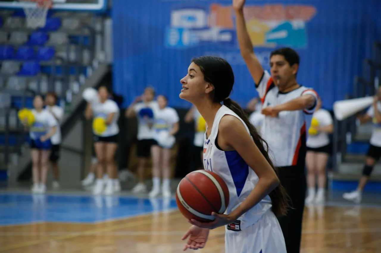 Indias de la UACJ vencen a las Adelitas UACh en basquetbol