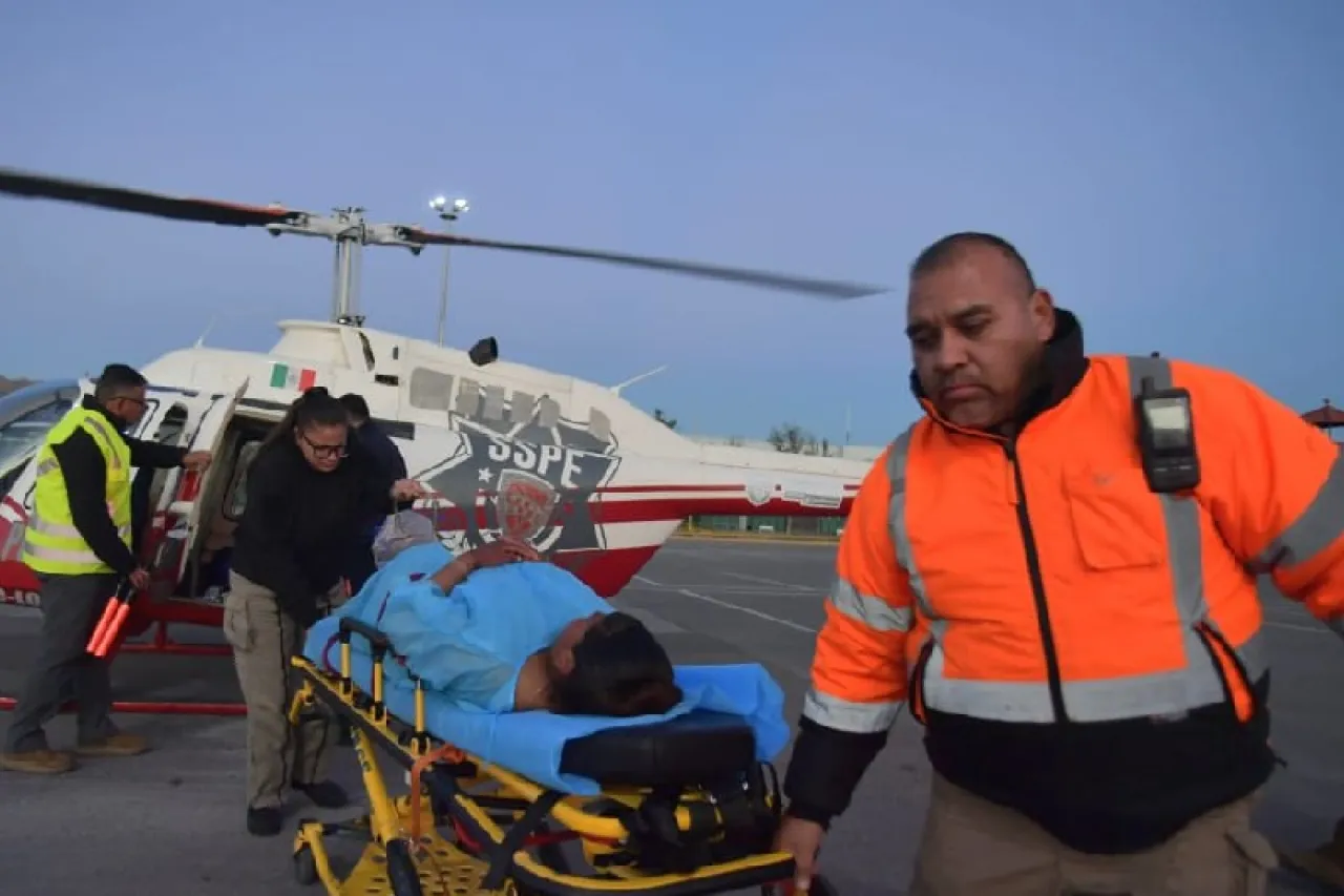 Traslada helicóptero de urgencia a joven de Guachochi por complicaciones médicas