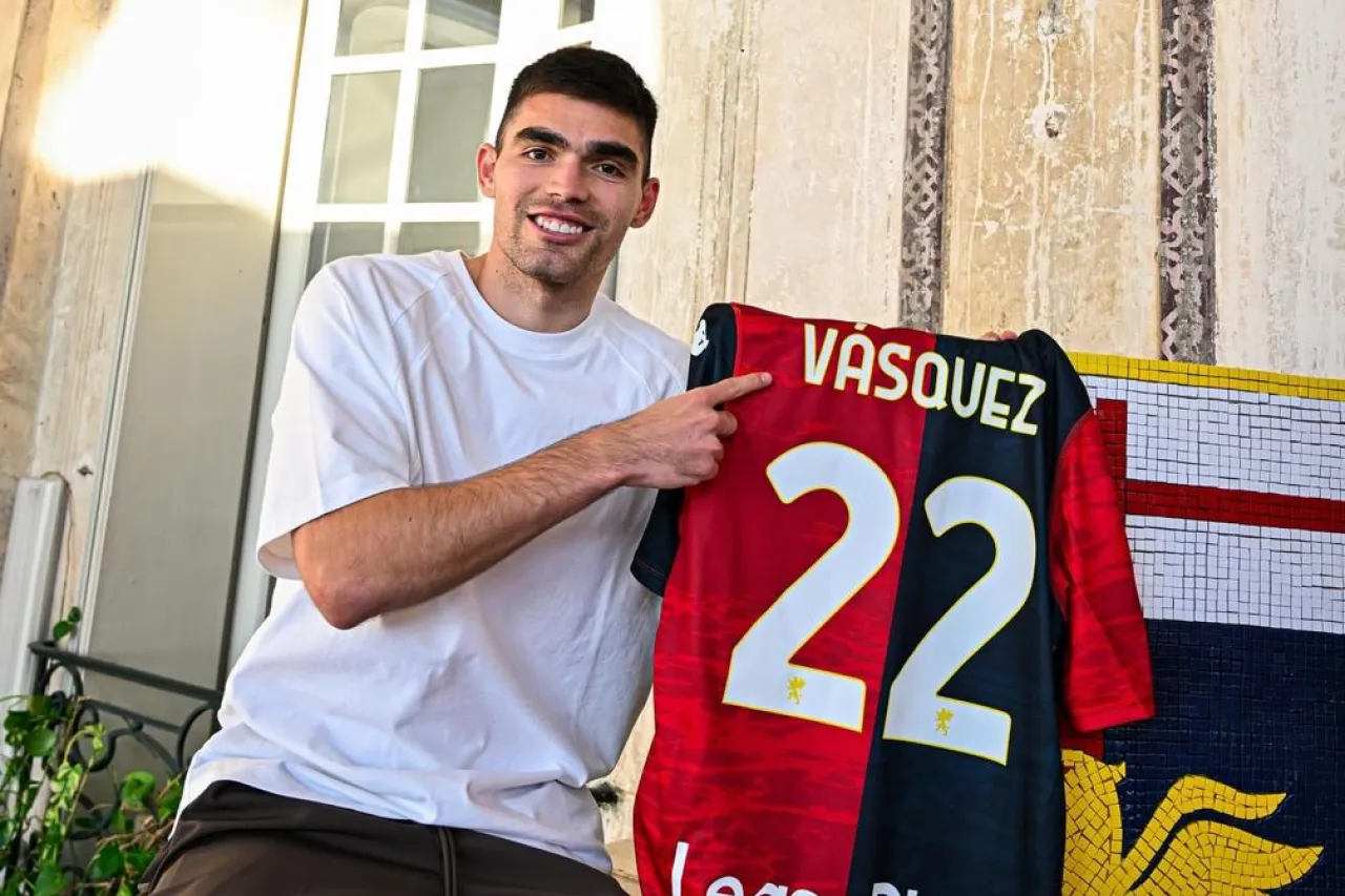Johan Vásquez se queda en Europa hasta 2027