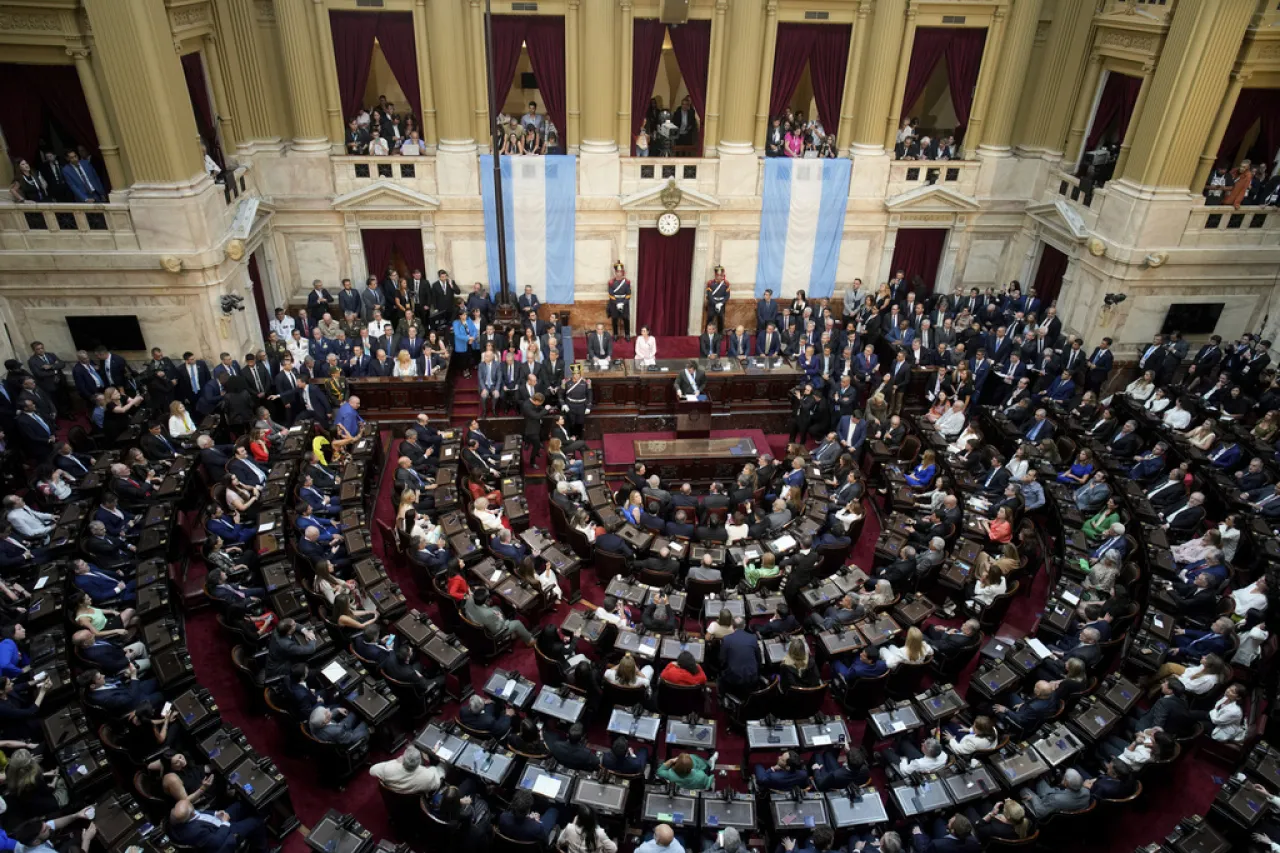 Propone Milei pacto para refundar Argentina en medio de alta tensión política