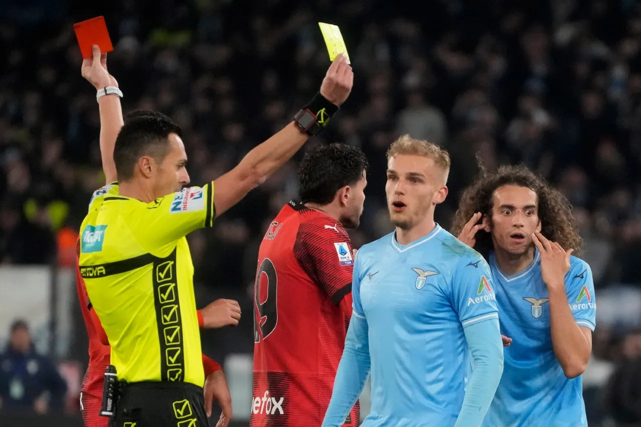 Multan UEFA a la Lazio y al Atleti por conductas racistas de sus aficionados