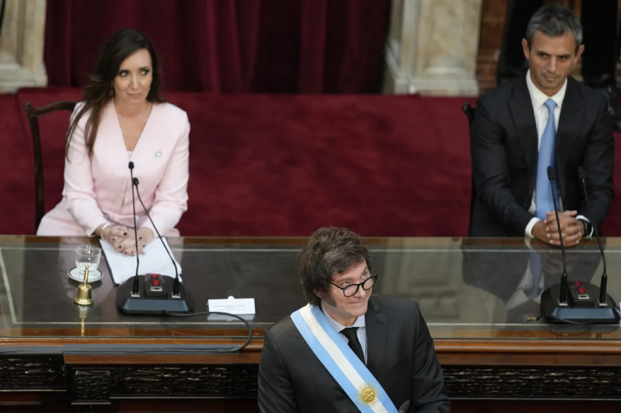 Propone Milei pacto para refundar Argentina en medio de alta tensión política