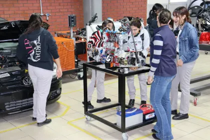 Chihuahua: Realizarán curso de mecánica básica para mujeres
