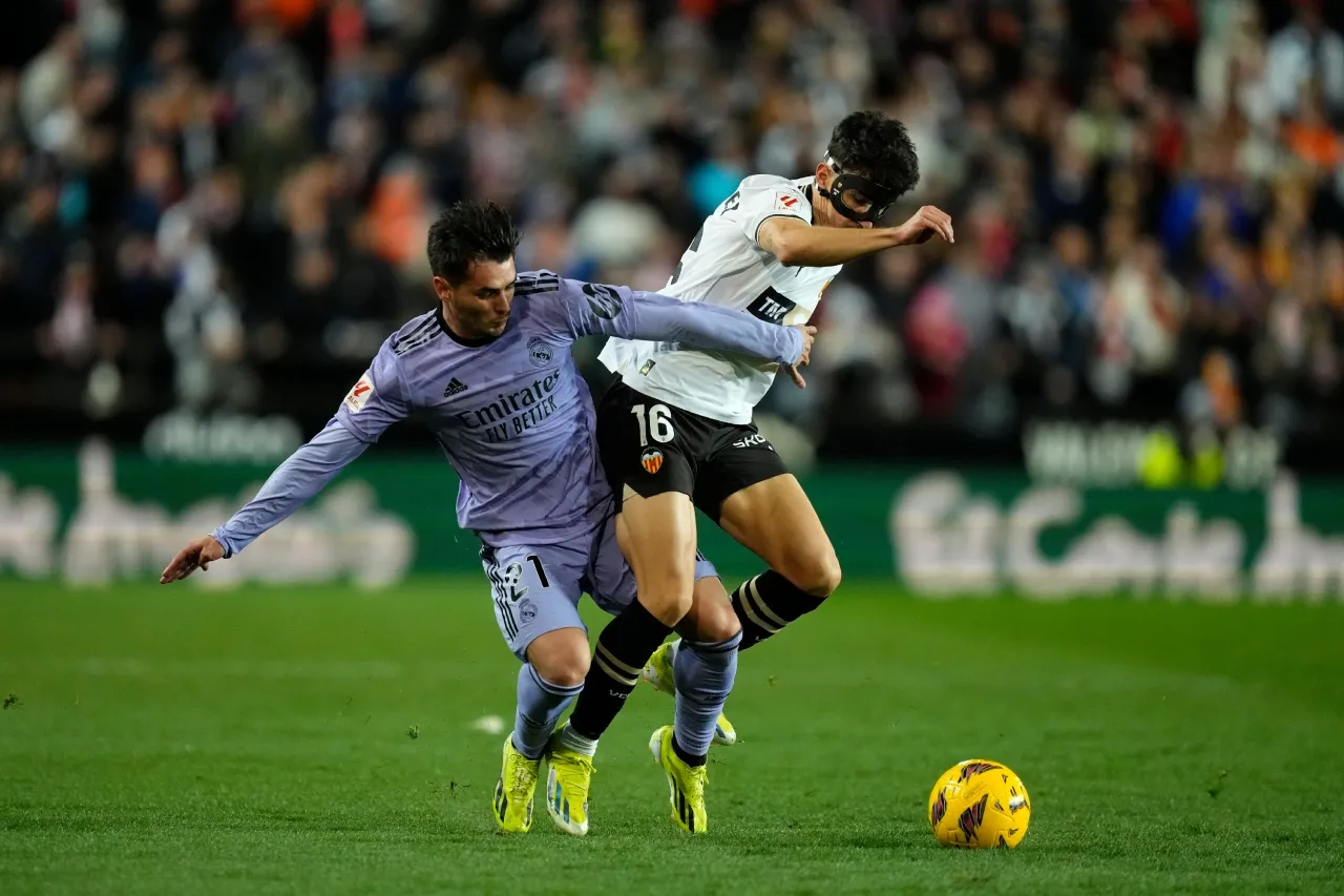 Valencia deja de lado La Liga, busca ayudar a damnificados por inundaciones